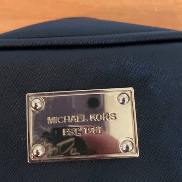 NWOT Michael Kors Cosmetic Bag - Picture 3 of 8